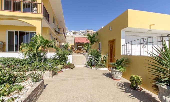 Manta Apartment | Beautiful Oceanview 2-bedroom Apartment with Pool