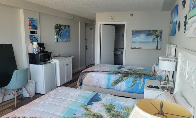 Daytona Beach Apartment | Beautiful Ocean view Condo with huge TV