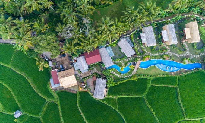 Peliatan Villa | Beautiful Open Living with Bee House