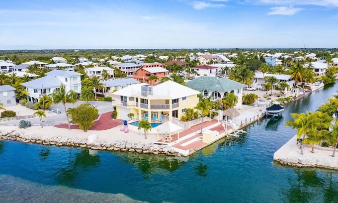 Pine Channel Estates House | Beautiful Open-Water Property