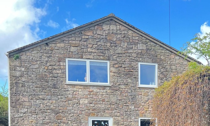 Tidenham Cottage | Beautiful pet-friendly cottage within four acres of main house, Wye Valley AONB
