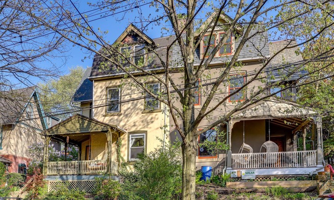 Germantown House | Beautiful Philly Home Near Wissahickon Valley Park