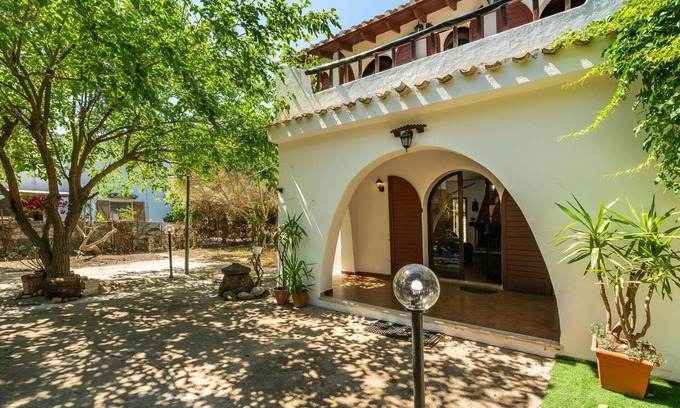 S'oru e Mari House | Beautiful private villa for 8 guests with WIFI, A/C, TV, patio and parking