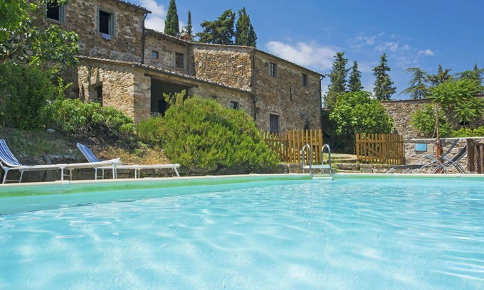 Radda in Chianti Villa | Beautiful private villa for 14 people with WIFI, private pool, TV, terrace and pets allowed
