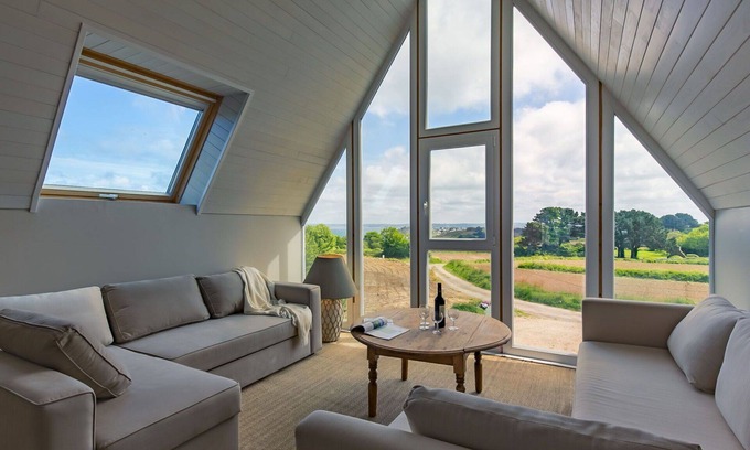 Locquirec House | Beautiful private villa for 6 guests with WIFI, TV, terrace and pets allowed