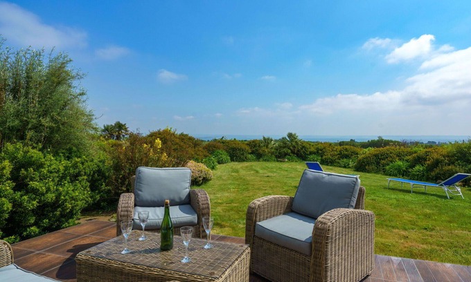 Telgruc-sur-Mer House | Beautiful private villa for 6 guests with WIFI, TV, terrace and pets allowed