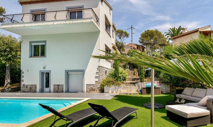 Boulouris-sur-Mer House | Beautiful private villa for 8 guests with private pool, WIFI, TV and terrace