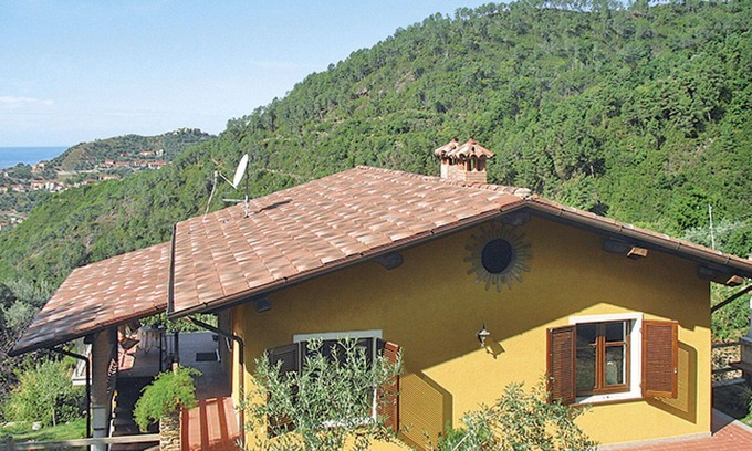 Montignoso House | Beautiful private villa for 4 people with WIFI, TV and patio