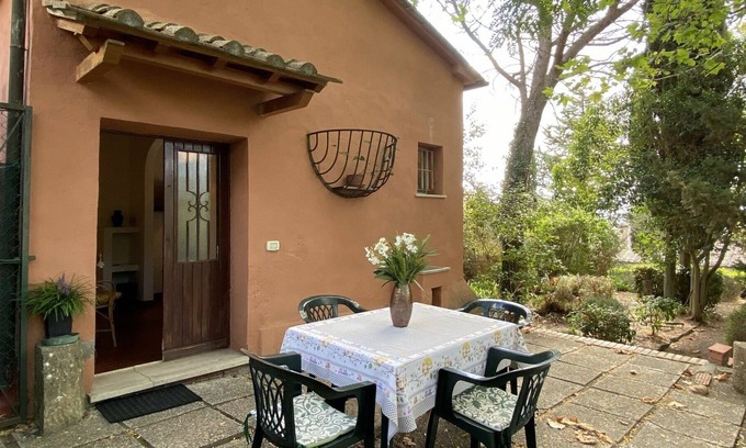 Toiano Villa | Beautiful private villa for 3 people with TV, terrace and parking