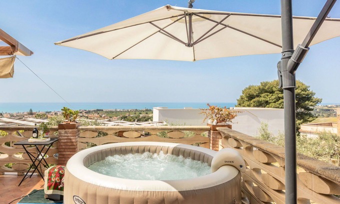 Agrigento Villa | Beautiful private villa for 6 people with hot tub, WIFI, A/C, TV, terrace and parking