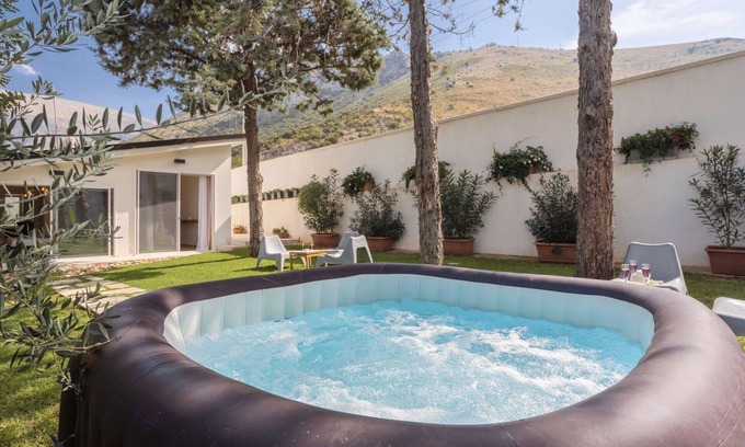 Cinisi House | Beautiful private villa for 4 people with A/C, WIFI, hot tub and TV
