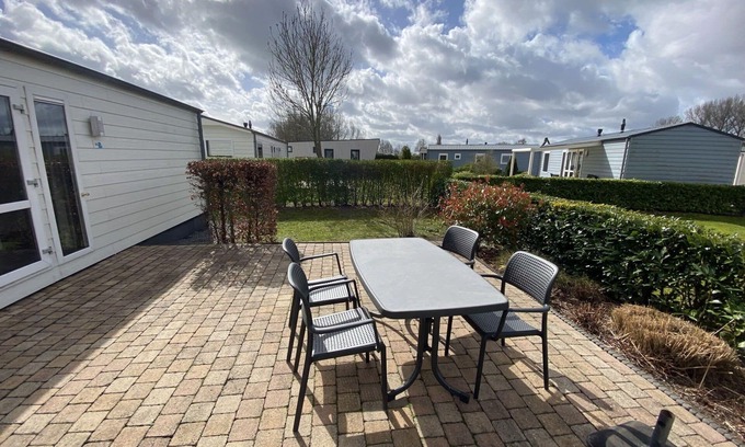 Dordtse Biesbosch House | Beautiful private villa for 4 people with WIFI, TV, terrace and parking