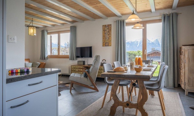 Chamoson House | Beautiful private villa for 5 people with WIFI, hot tub, TV, terrace, pets allowed and parking
