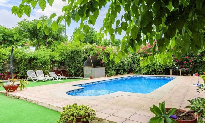 Burriana House | Beautiful private villa for 4 people with WIFI, pool, TV, terrace and parking
