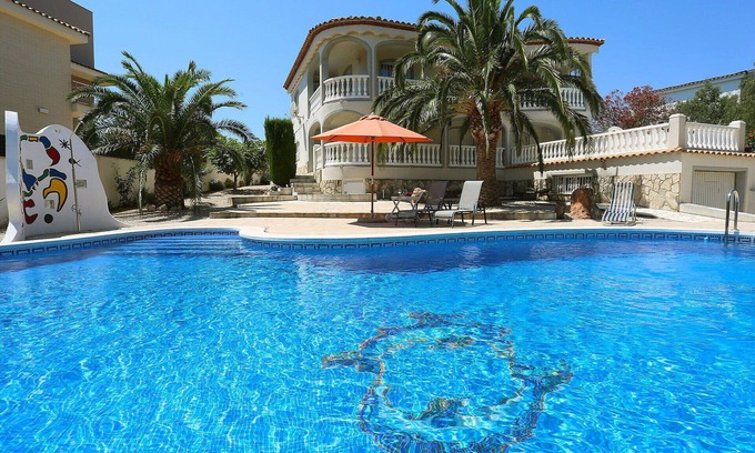 L'Ampolla Villa | Beautiful private villa for 6 guests with A/C, private pool, WIFI, TV, patio and panoramic view