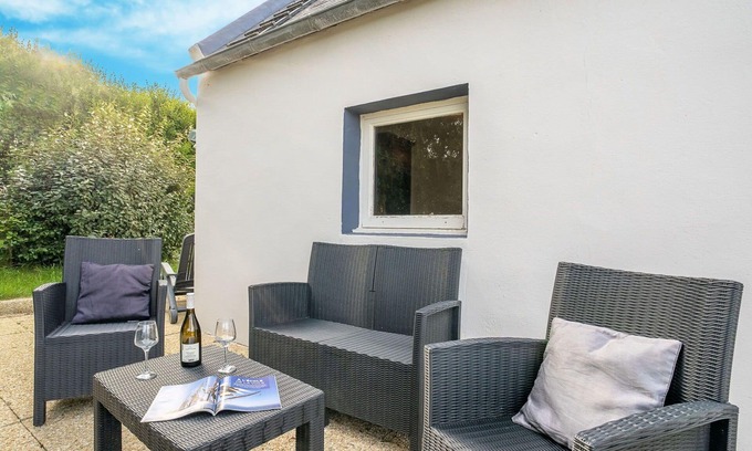 Plouescat House | Beautiful private villa for 4 guests with TV, terrace, pets allowed and parking