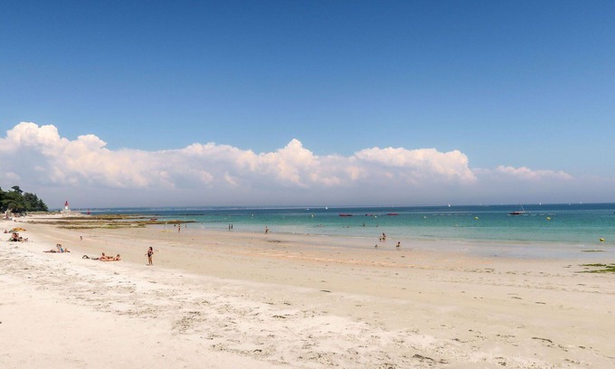 Finistere Villa | Beautiful private villa for 4 people with TV, pets allowed and parking