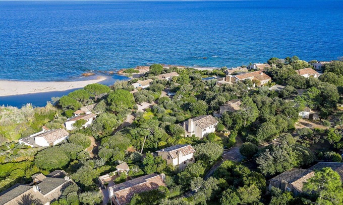 Pinarellu House | Beautiful private villa for 4 guests with A/C, WIFI, TV, terrace and pets allowed