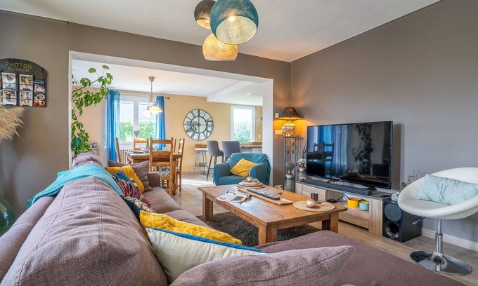 Tregueux House | Beautiful private villa for 6 guests with WIFI, TV, patio, pets allowed and parking