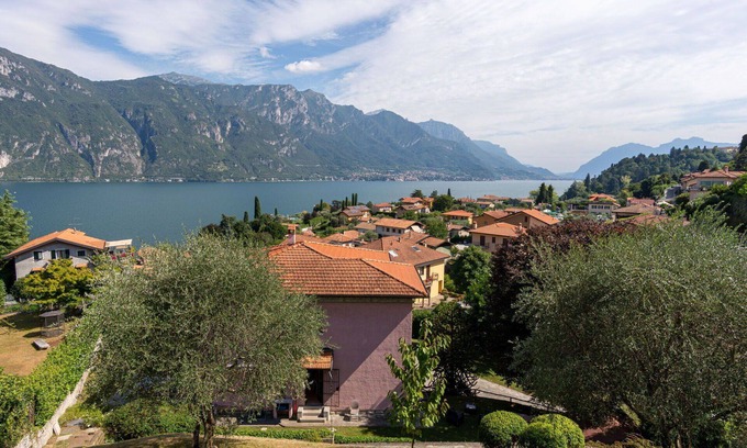 Bellagio Villa | Beautiful private villa for 7 guests with A/C, WIFI, TV, patio and pets allowed