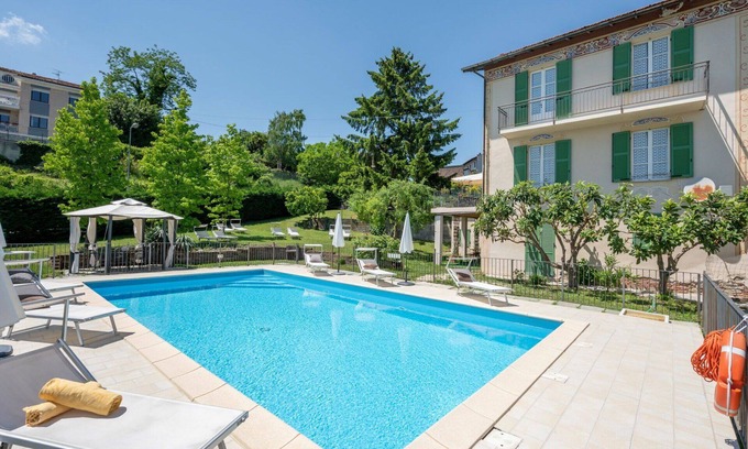 La Morra Villa | Beautiful private villa for 8 people with private pool, WIFI, TV, patio and parking