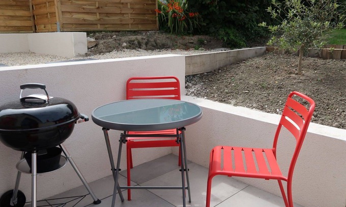 Plouider House | Beautiful private villa for 4 guests with WIFI, TV, terrace, pets allowed and parking