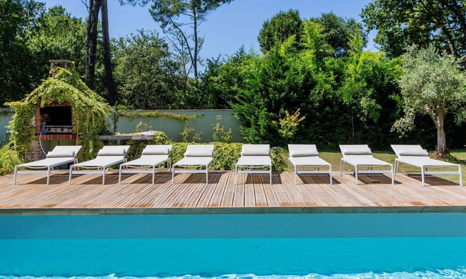 Magescq Villa | Beautiful private villa for 8 people with A/C, WIFI, private pool, TV, terrace and parking