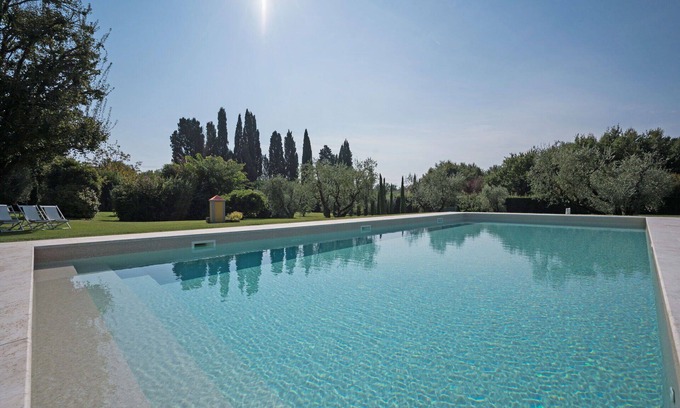 Orentano Villa | Beautiful private villa for 12 people with WIFI, private pool, A/C, TV, panoramic view and parking