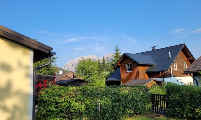 Bad Mitterndorf House | Beautiful private villa for 6 people with WIFI, TV, patio, pets allowed and parking