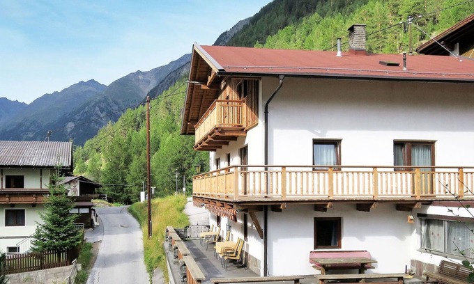 Soelden House | Beautiful private villa for 19 guests with WIFI, TV, terrace, pets allowed and parking