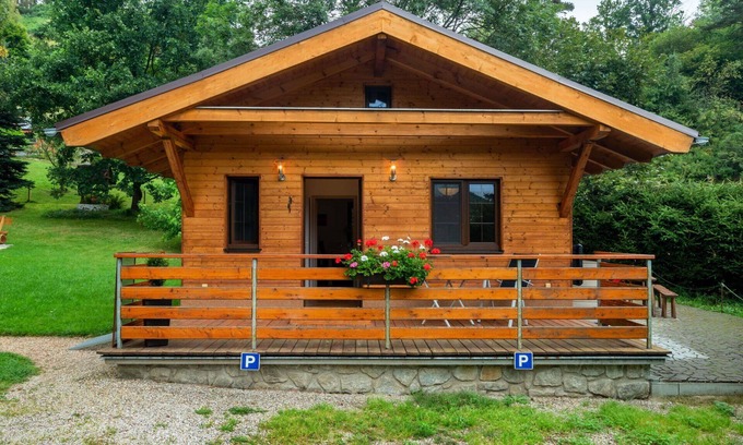 Becov nad Teplou House | Beautiful private villa for 4 people with WIFI, TV, patio and parking