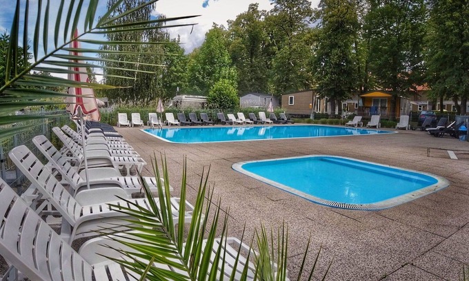 Dolni Pocernice House | Beautiful private villa for 4 guests with pool, WIFI, terrace, pets allowed and parking