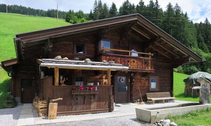 Hippach House | Beautiful private villa for 13 people with WIFI, TV, terrace, pets allowed and parking