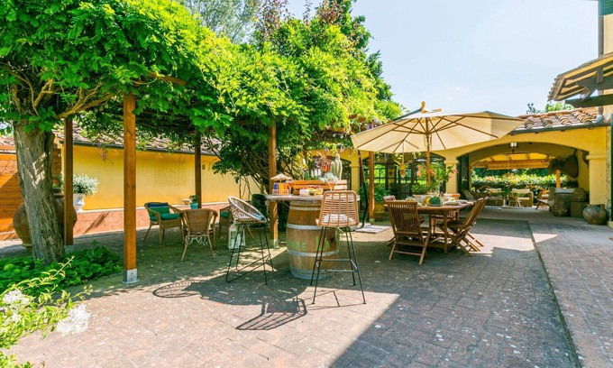 Lari Villa | Beautiful private villa for 8 people with A/C, hot tub, WIFI, TV and parking