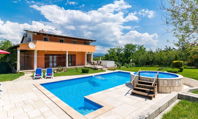 Rakotule House | Beautiful private villa with A/C, WIFI, private pool, TV, terrace, pets allowed and parking