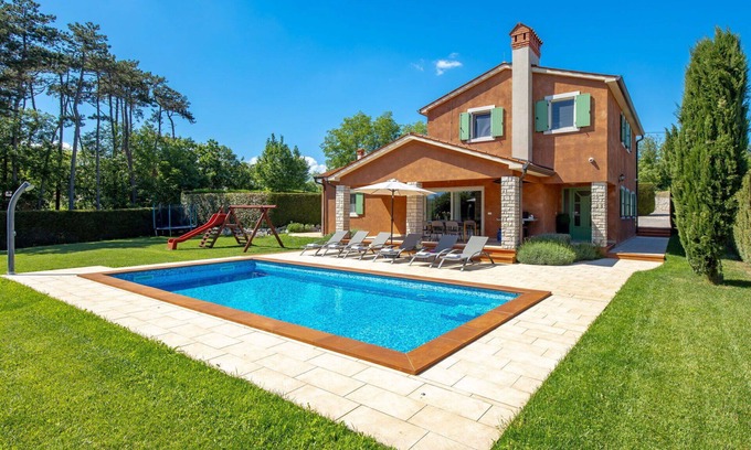 Sumber House | Beautiful private villa for 6 people with A/C, private pool, WIFI, TV, terrace and parking