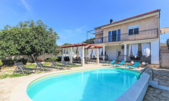 Sibenik House | Beautiful private villa for 15 people with WIFI, A/C, private pool, TV, terrace and parking