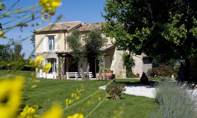 Sirolo Villa | Beautiful private villa with private pool, WIFI, A/C, TV, veranda, parking, close to Porto Recanati