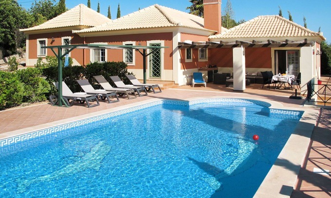 Sao Clemente House | Beautiful private villa for 6 people with private pool, WIFI, A/C, TV and patio