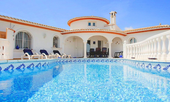Monte Pego Villa | Beautiful private villa with A/C, WIFI, private pool, TV, terrace, pets allowed and panoramic view