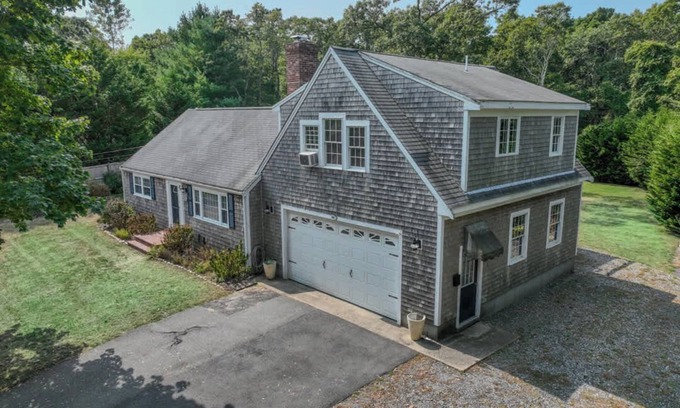 Brewster House | Beautiful Property w/Separate Apartment!