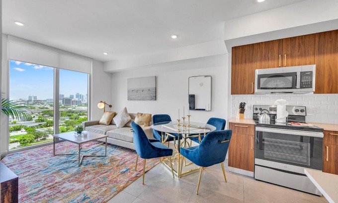 Overtown Apartment | Beautiful Property with King Bed & Free Parking