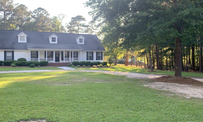 Thomson House | Beautiful Quiet Country Home