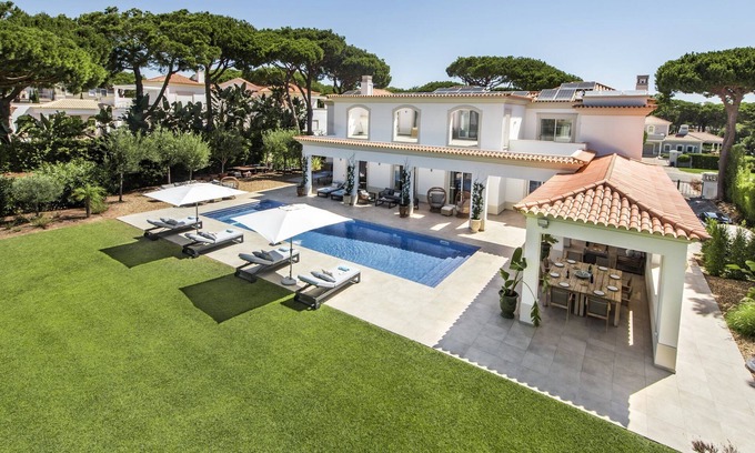 Quinta do Lago Villa | Beautiful Quinta do Lago Villa | 5 Bedrooms | Villa Lauron | Private Pool &.