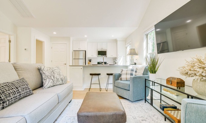 Raleigh Cottage | Beautiful Raleigh Cottage Rental: 5 Mi to Downtown