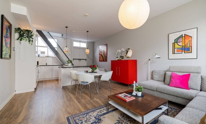 Gouda Apartment | Beautiful refurbished and decorated apartment located in the heart of Gouda.