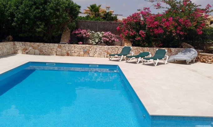 Cala Llombards Ski Chalet | Beautiful, renovated Chalet for 6 pers. with large pool, W-LAN, air conditioning, close to the sea