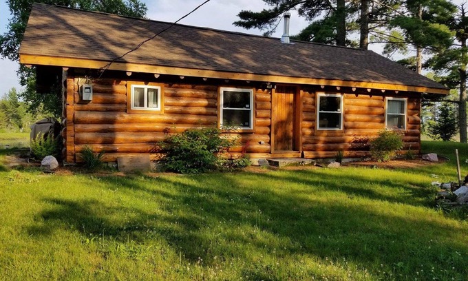 Au Train Cabin | Beautiful, renovated cabin on Au Train RIver with Lake Superior across the road.