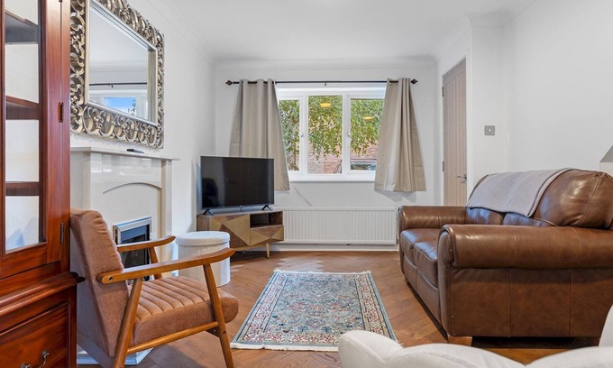 York House | Beautiful Renovated Central Home in York with Free Parking | Pass The Keys