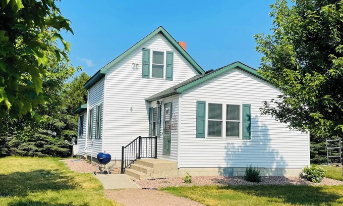 Redwood County Other | Beautiful River Valley Home on Working Tree Farm!